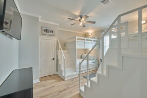 5 habitaciones, tabla de planchar con plancha y wifi gratis 