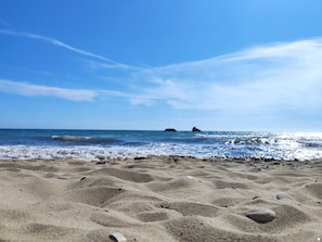 Beach nearby, white sand, sun-loungers, beach umbrellas