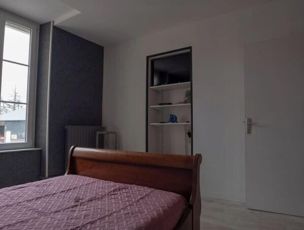 3 bedrooms, WiFi, bed sheets
