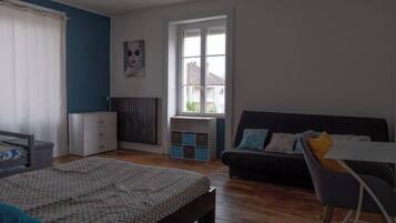 3 bedrooms, WiFi, bed sheets