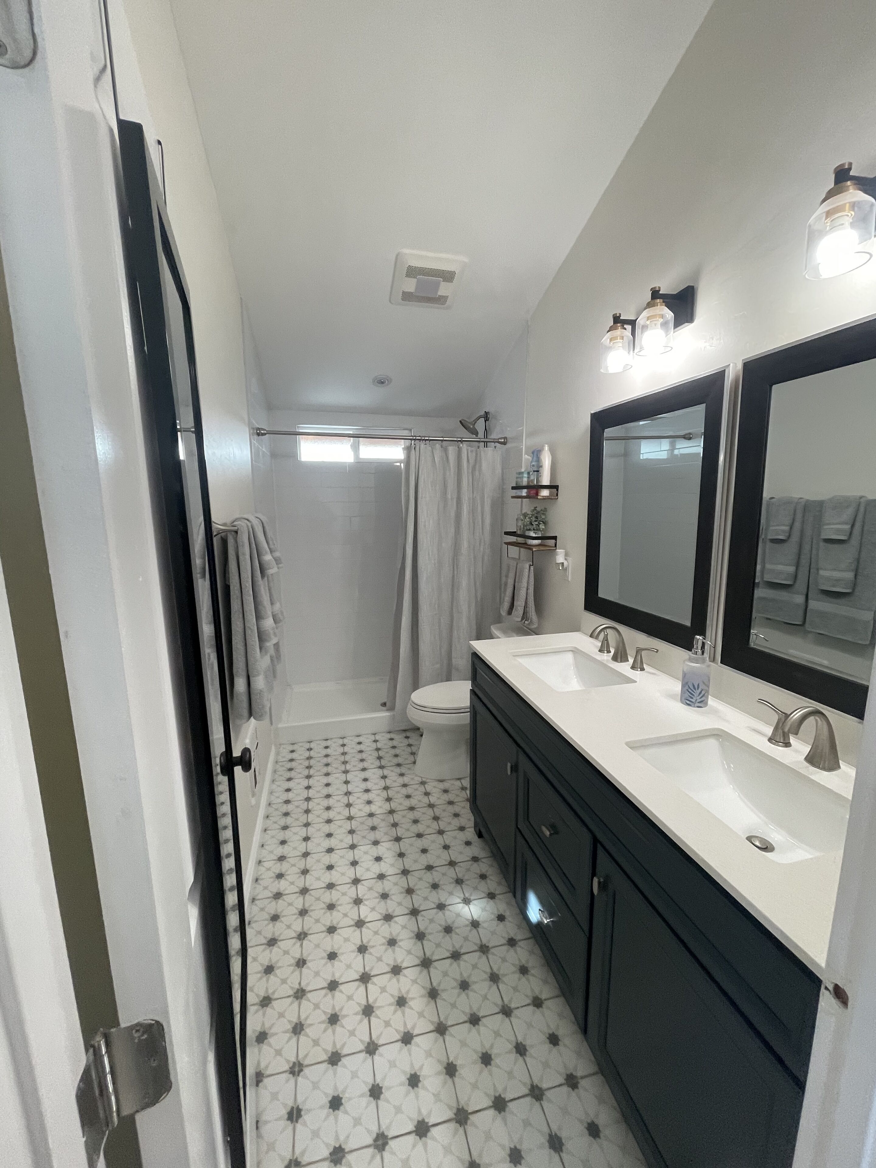 Waterfront home with its own dock in the Moovalya Keys community - DOG FRIENDLY!