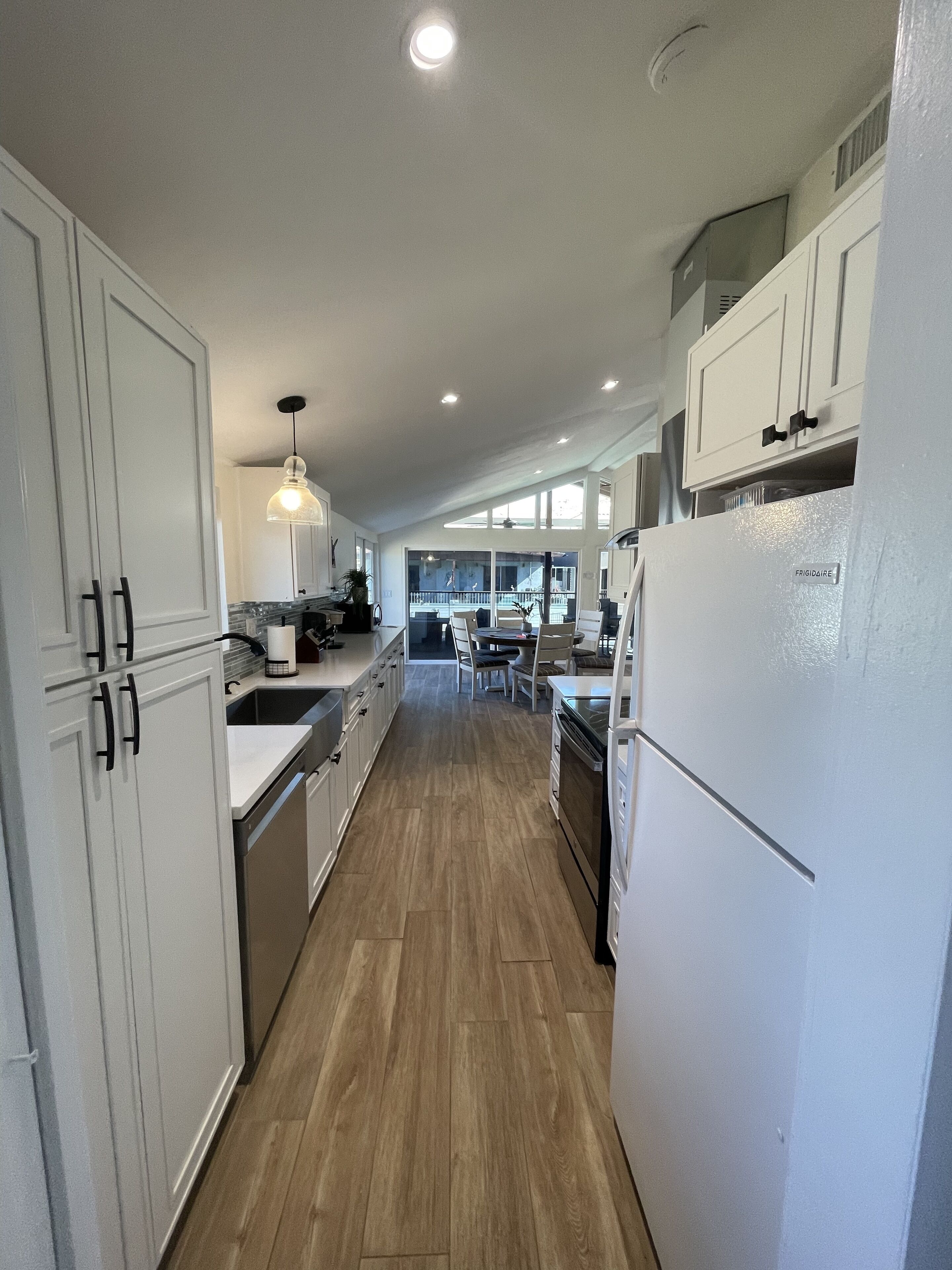 Waterfront home with its own dock in the Moovalya Keys community - DOG FRIENDLY!