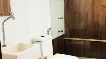 Quarto quádruplo família | Banheiro