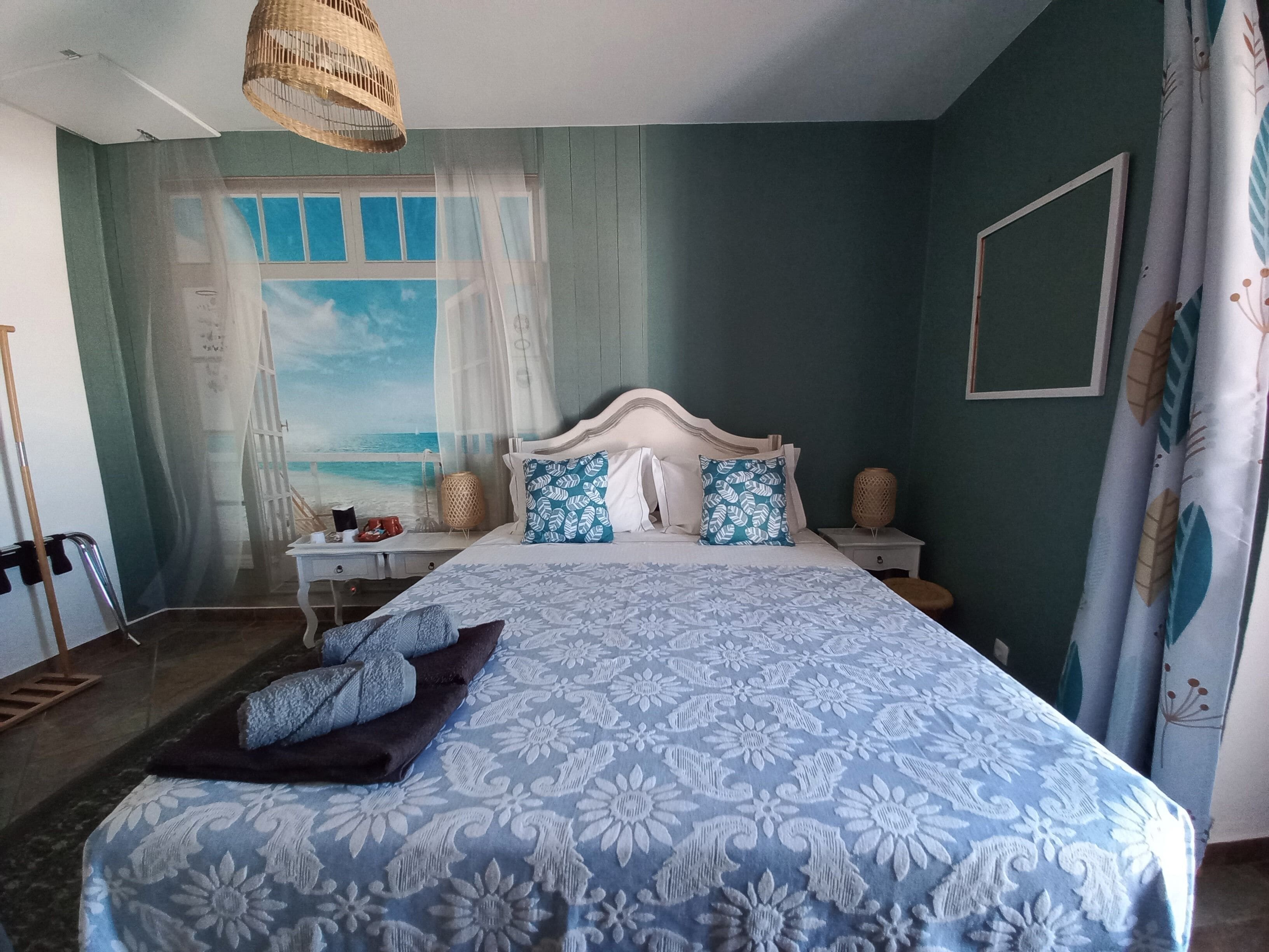 Wifi gratis y ropa de cama 