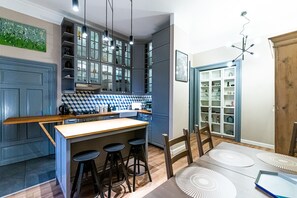 Familienapartment | Eigene Kochnische | Großer Kühlschrank, Mikrowelle, Ofen, Geschirrspüler