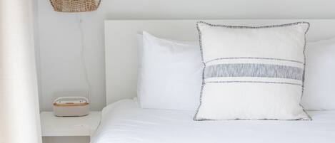 Premier Studio | 1 bedroom, iron/ironing board, free WiFi, bed sheets