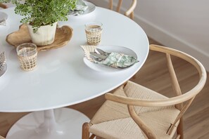 Deluxe-Suite | Eigene Küche | Mini-Kühlschrank, Mikrowelle, Wasserkocher mit Kaffee-/Teezubehör