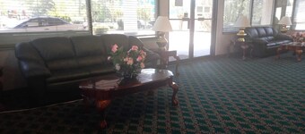 Traveler Inn and Suites