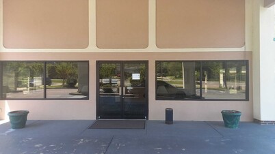Traveler Inn and Suites