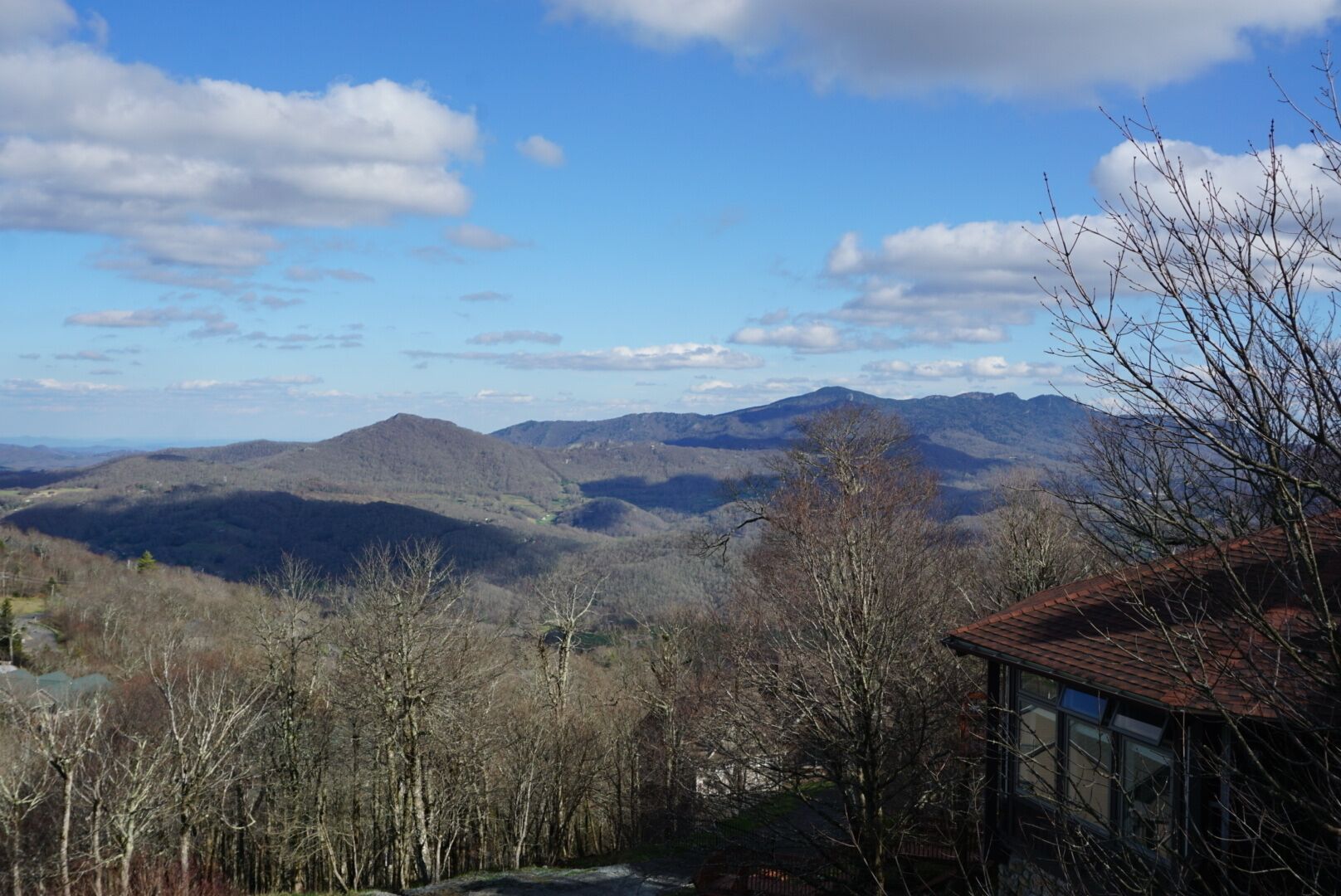 New Listing - Amazing Views of Beech Mountain, Walk to Ski Slopes!