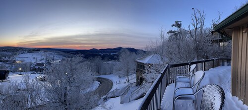 Amazing Views of Beech Mountain, Walk to Ski Slopes!