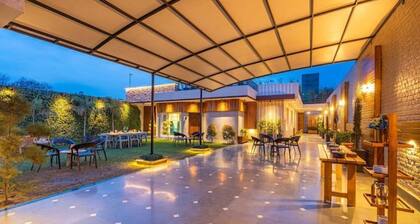 StayVista at Amo @ D Amour w/ Lawn, BBQ & Wi-Fi