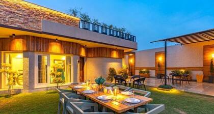 StayVista at Amo @ D Amour w/ Lawn, BBQ & Wi-Fi