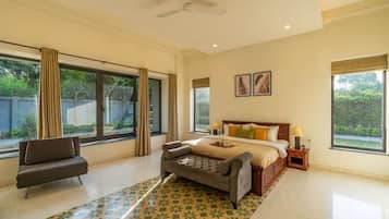 4 bedrooms, iron/ironing board, WiFi
