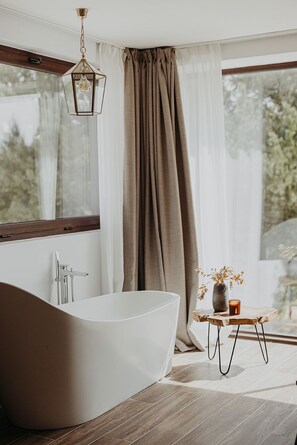 Dusche, Haartrockner, Bidet, Handtücher