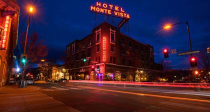 Apartment in the Heart of Downtown above an amazing Brewery!