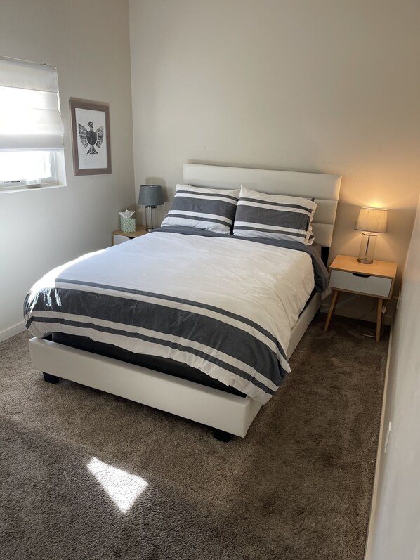 2 bedrooms, iron/ironing board, travel cot, free WiFi