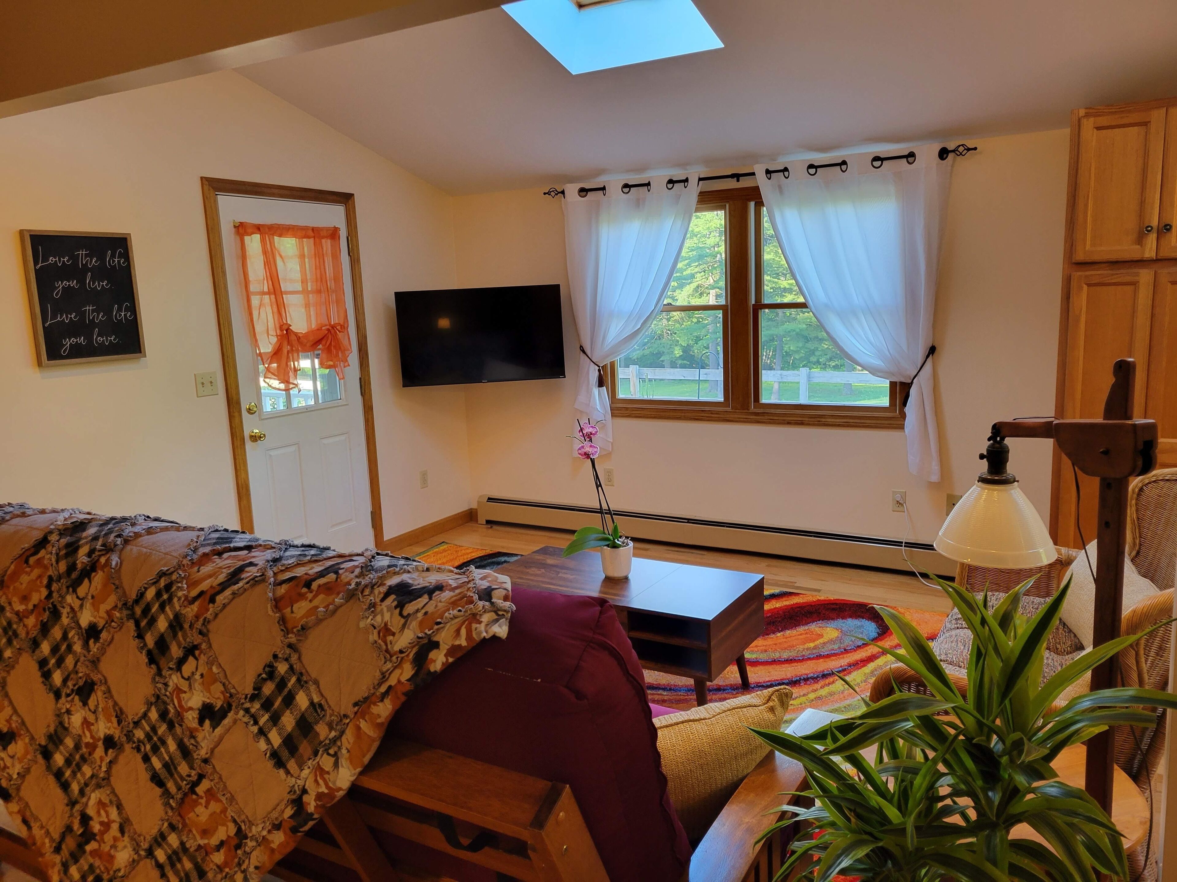 Serene 1-bedroom suite on 65 acre horse property