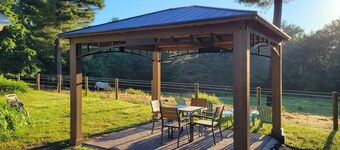 Serene 1-bedroom suite on 65 acre horse property