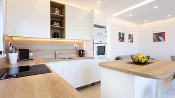 KylskÄp, mikrovÄgsugn, ugn och diskmaskin