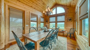 Dining - Unplugged in the Smokies (Warne)