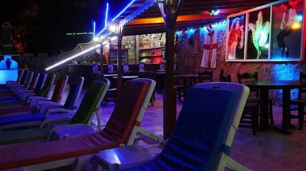 Poolside bar