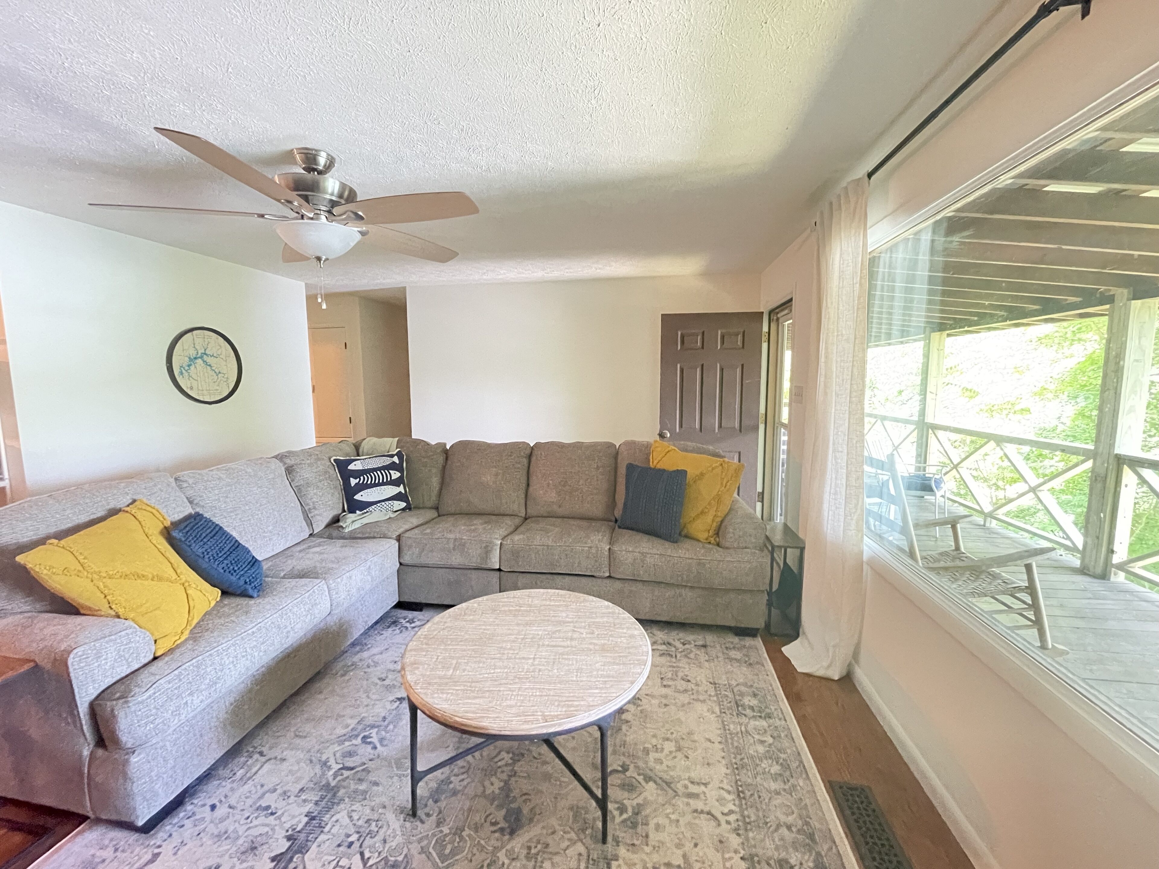 4 Bed Home on Dale Hollow Lake, Steps from East Port Marina