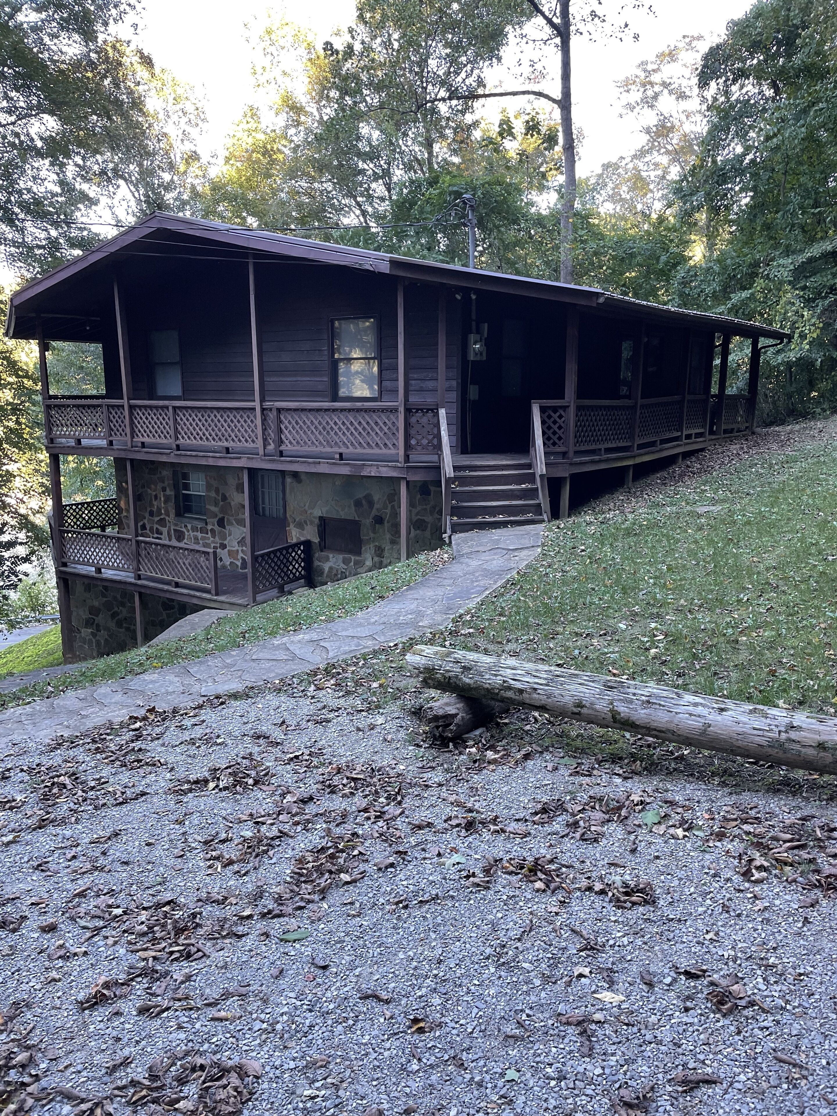 4 Bed Home on Dale Hollow Lake, Steps from East Port Marina