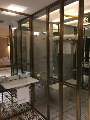 Bathroom - Kings Hotel (Kowloon)