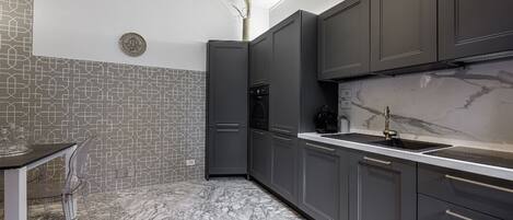 Refrigerador, horno, placa de cocina, lavavajillas