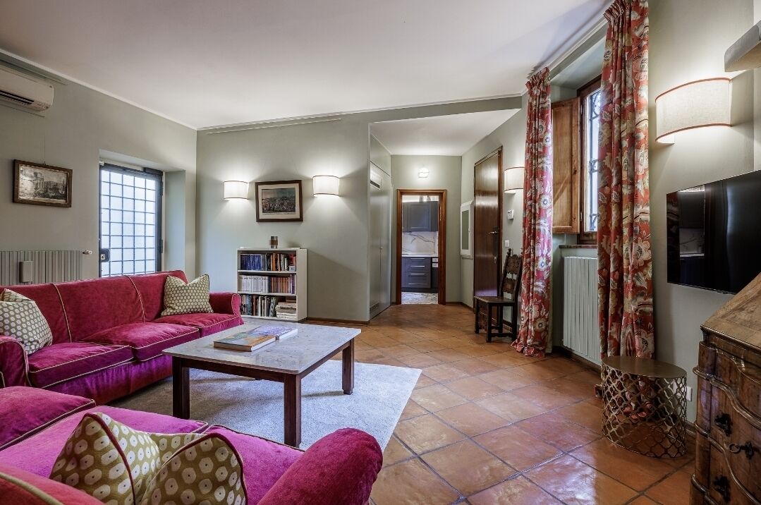 Prestigious area 2 level home , original italian furniture and cosy style