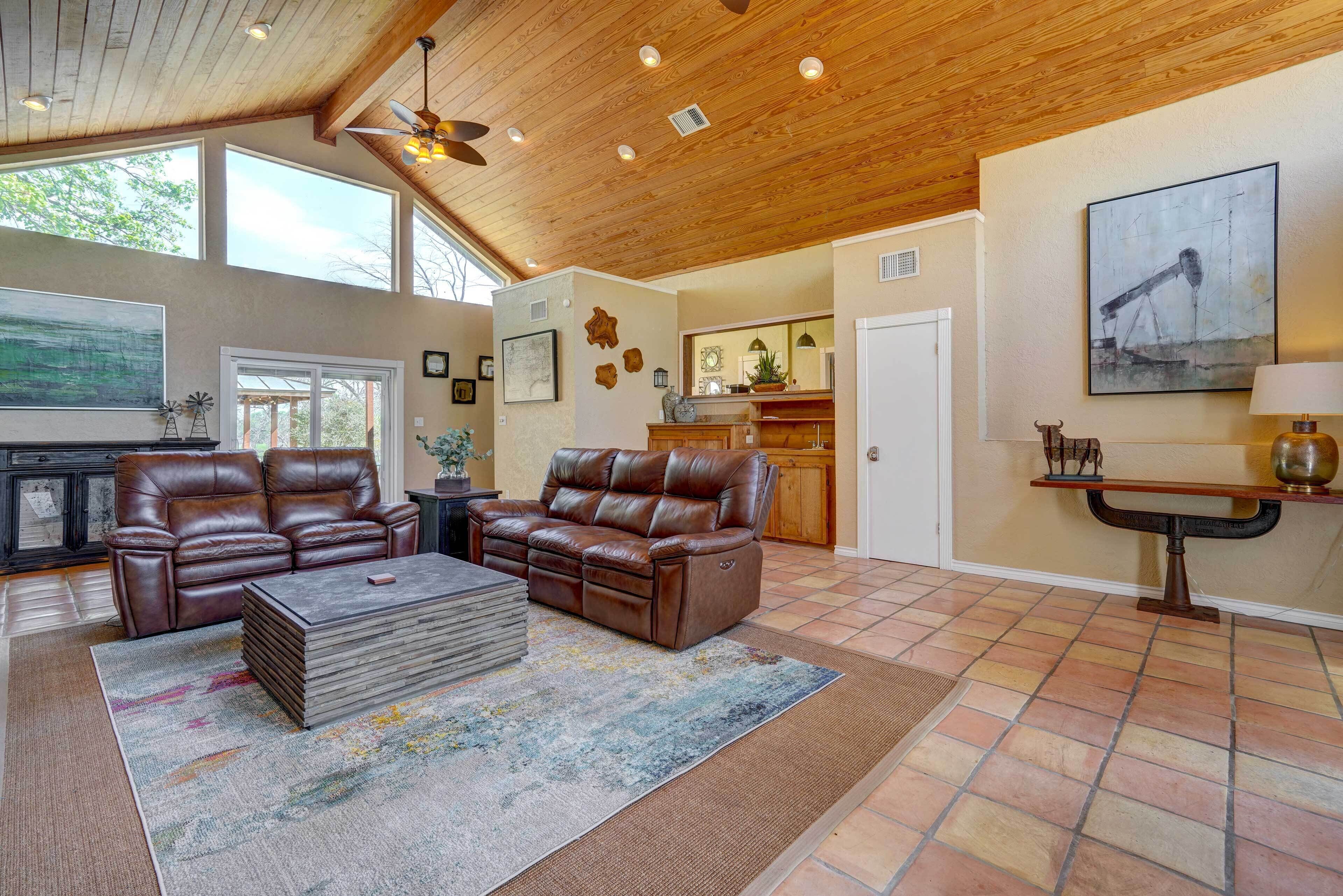 New Braunfels Home with River Access!