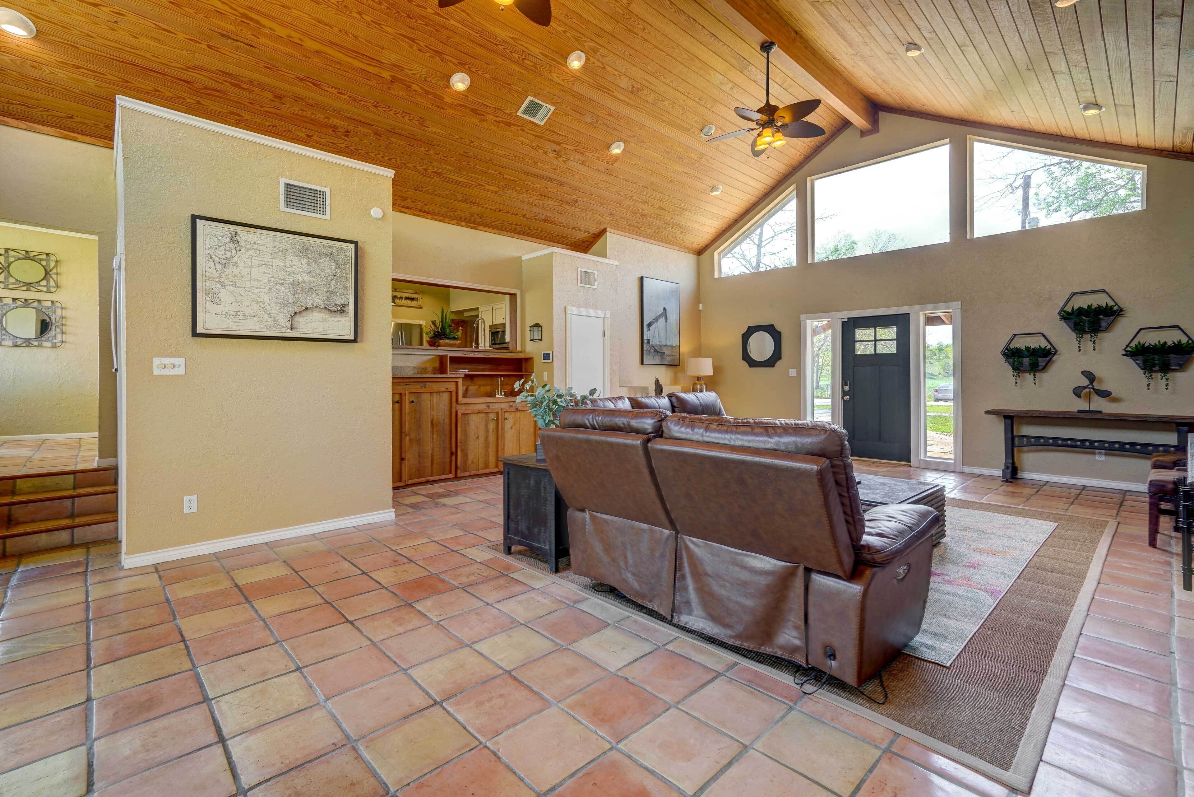 New Braunfels Home with River Access!