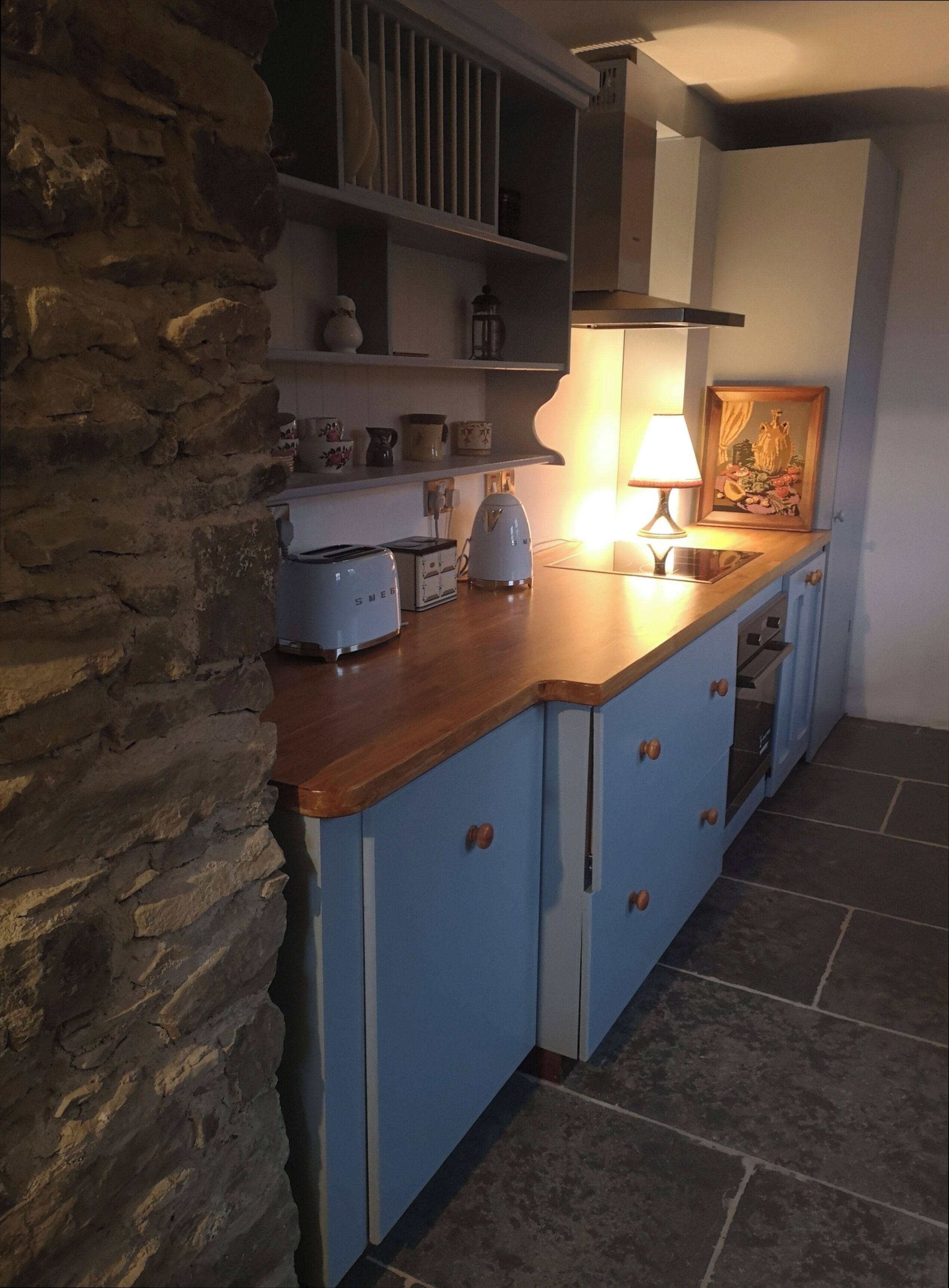 ثلاجة، ميكروويف، فرن، موقد طهي مسطح