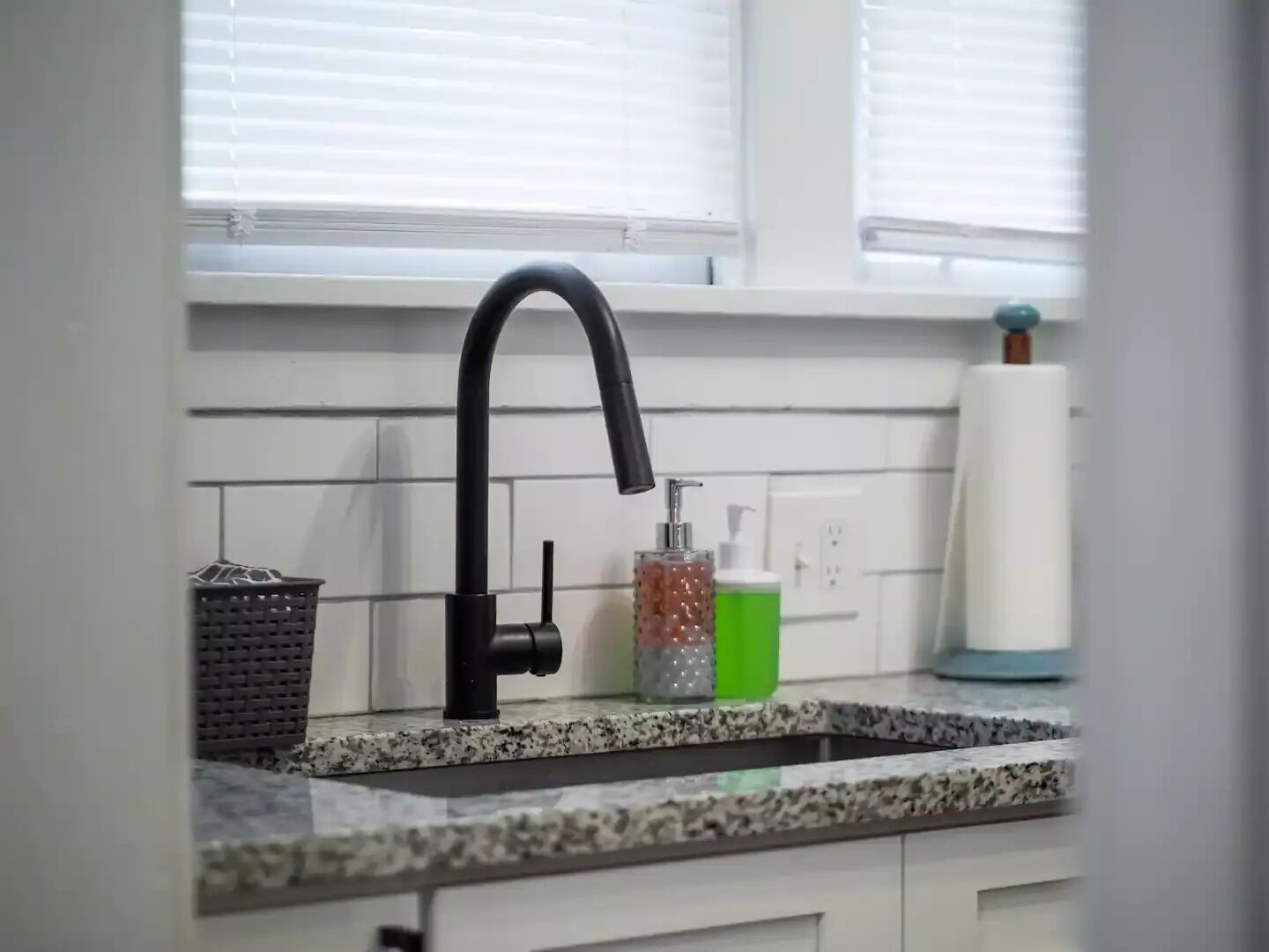 2BDR Unit in Heart of Lakewood