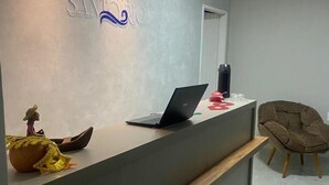 Ảnh chưa phân loại, 2 trong số 16 ảnh, nút