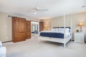 4 bedrooms, iron/ironing board, free WiFi, bed sheets