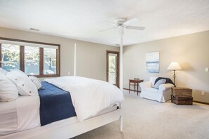 4 bedrooms, iron/ironing board, free WiFi, bed sheets