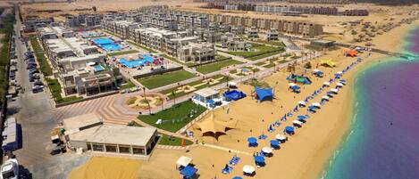 Private beach, sun-loungers, beach umbrellas, beach towels