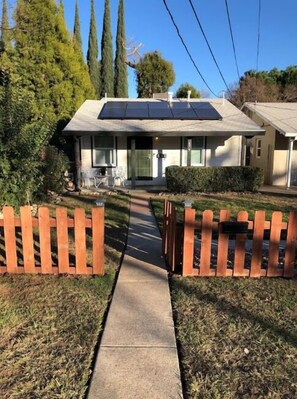 Exterior - Clean, single family home near Downtown Yuba City (Yuba City)