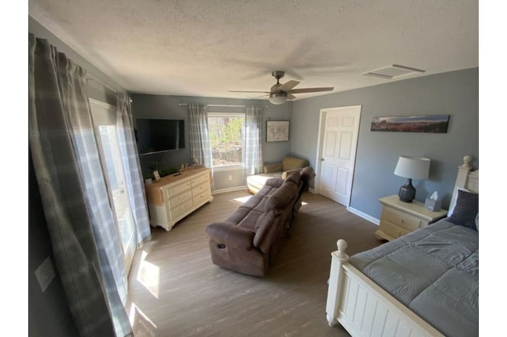 Hanover Haven 3 BR/2 Bath