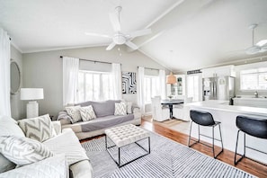 Living area - 274 Seahorse Lane  - Golf Cart Included  - Venture Out Resort (Panama City Beach)