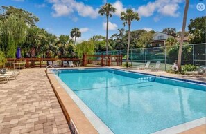 Pool - Beach Escape, 1 block from the Beach and POOL (Fernandina Beach)