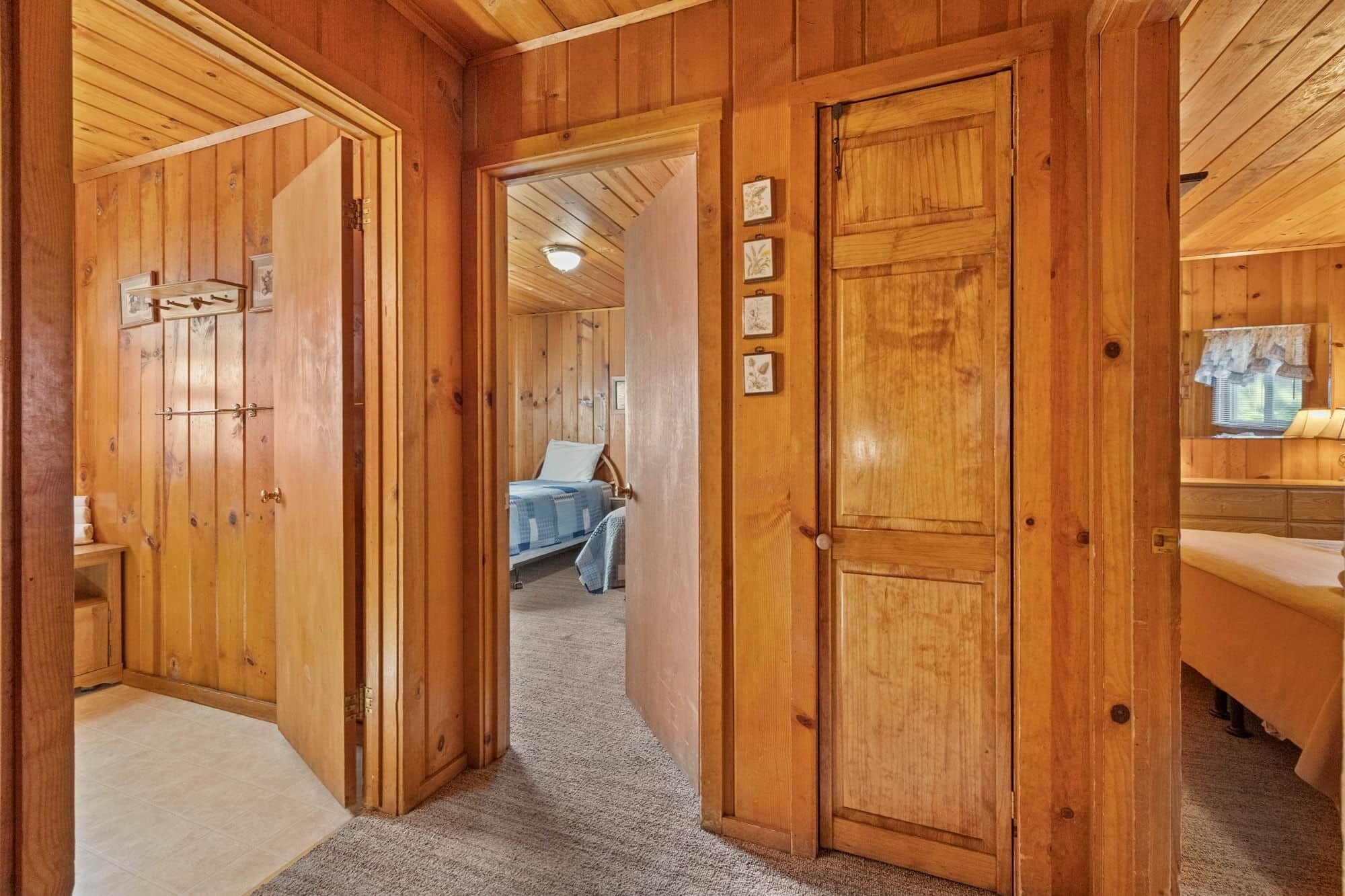 4 slaapkamers, een strijkplank/strijkijzer, wifi, beddengoed