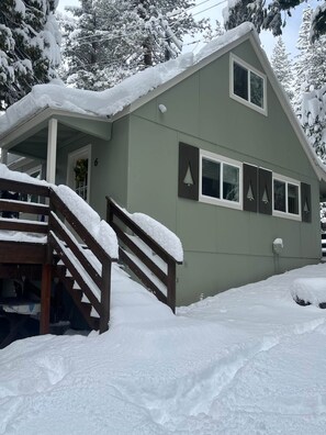 Exterior - Rivers Resort Cabin #6 (Strawberry)