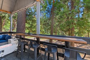 Property grounds - Strawberry Cabin w/ River View 10 min to Pinecrest (Strawberry)