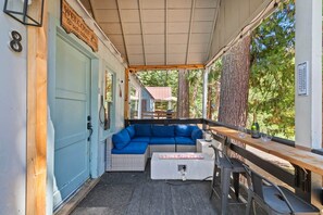 Terrace/patio - Strawberry Cabin w/ River View 10 min to Pinecrest (Strawberry)