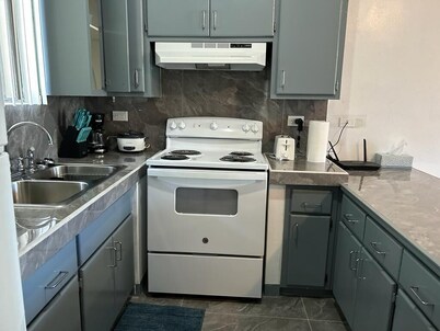 Newly renovated 2bdr/1bath