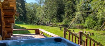 Charming, Rustic Log Home on Edge of South Fork River