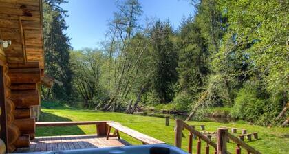 Charming, Rustic Log Home on Edge of South Fork River
